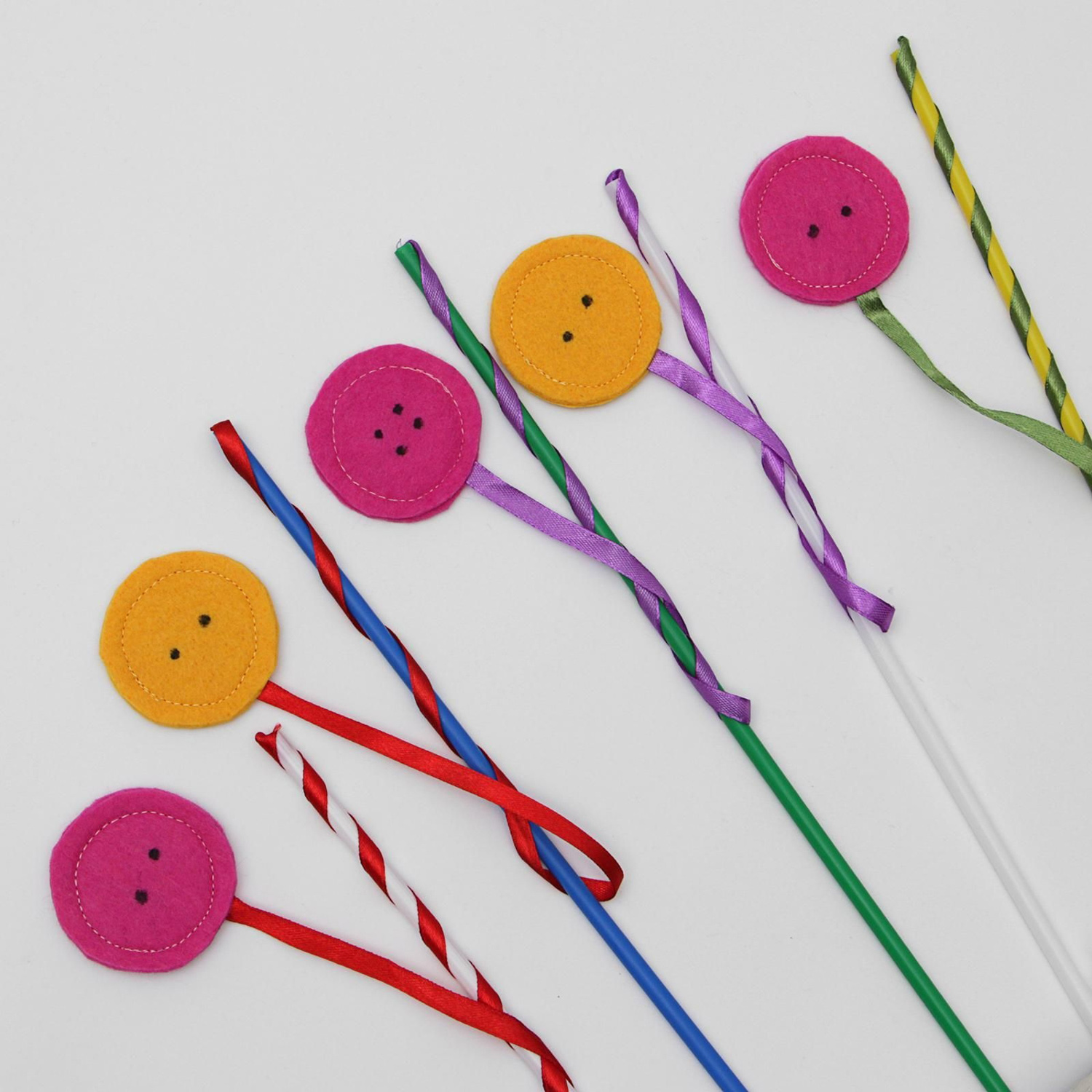 Дразнилка "Пуговица" с кошачьей мятой микс цветов