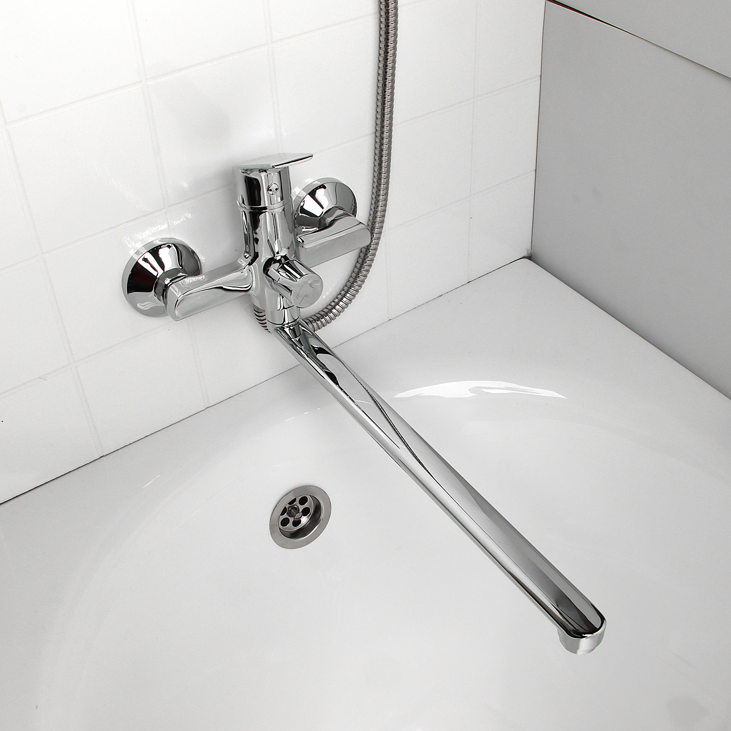 Смеситель для ванны Milardo Nelson NELSBLCM10 *1