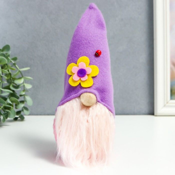 Кукла интерьерная "Гном в колпаке с цветком и божьей коровкой" 25х8х6 см 7510609