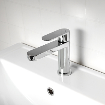 Смеситель для умывальника Cersanit Elio 63044, короткий излив, рычажный