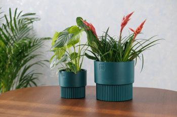 Кашпо пластм. "Бостон" 1,6л d верха 137мм h132мм со вставкой Изумруд АМБ-1,6-20 ("VipSet") *1/10