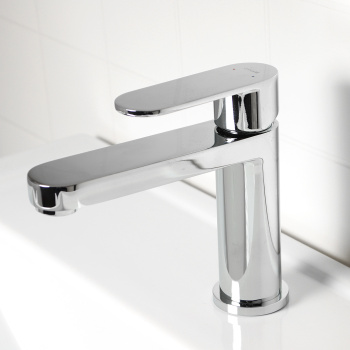 Смеситель для умывальника Cersanit Elio 63044, короткий излив, рычажный